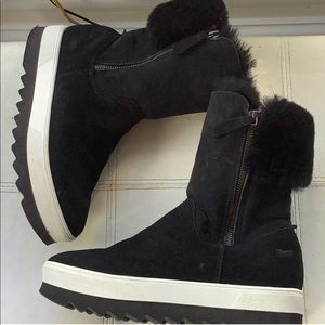 Cougar Vera black suede waterproof winter boot - size 9